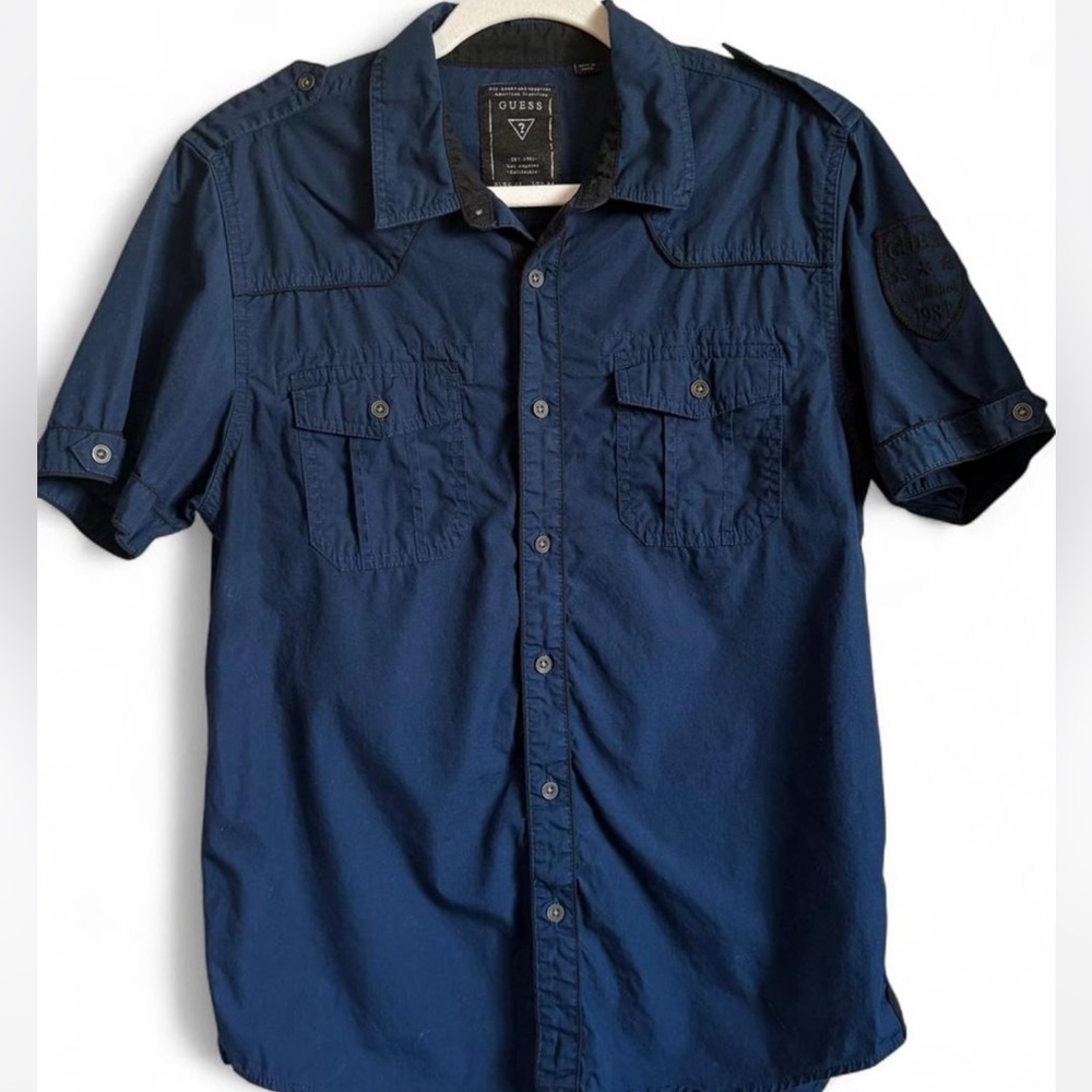 GUESS Men's Medium 100% Cotton Fitted Dark Navy Blue Casual‎ Button Down Shirt